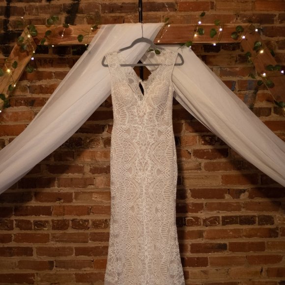 Wedding Dress - Picture 3 of 7